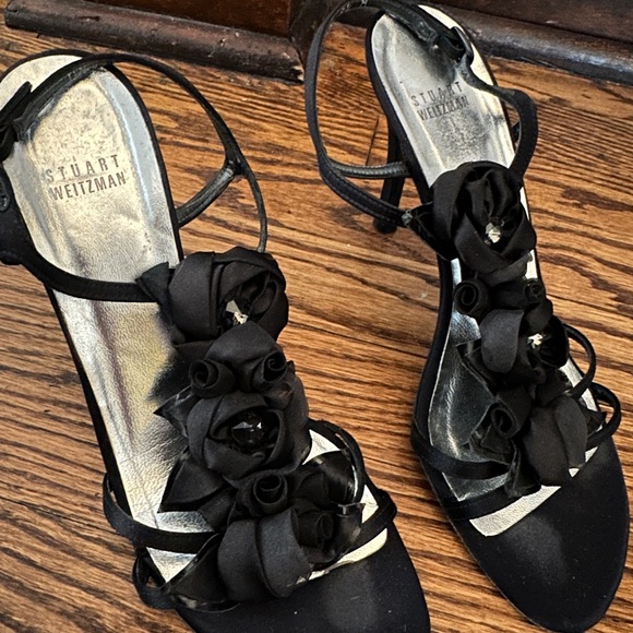 Stuart Weitzman Black Ruffle Heels - Picture 2 of 3